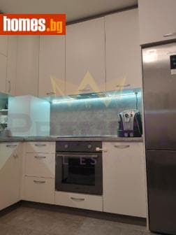 Тристаен, 82m²