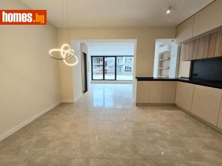 Тристаен, 187m²