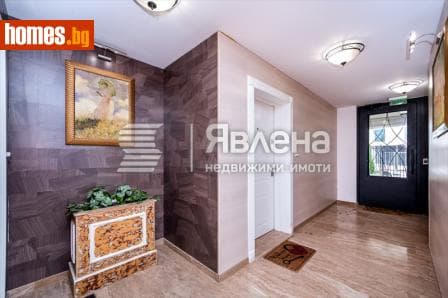 Тристаен, 118m²