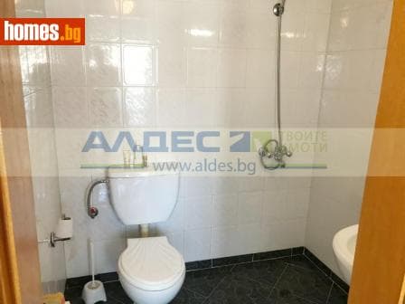 Тристаен, 128m²