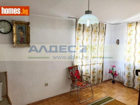 Тристаен, 128m²