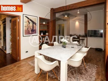 Тристаен, 118m²