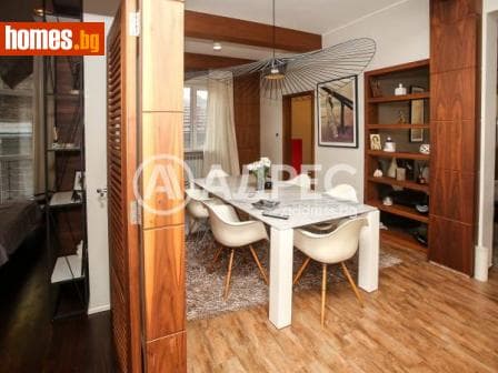 Тристаен, 118m²