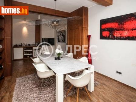 Тристаен, 118m²
