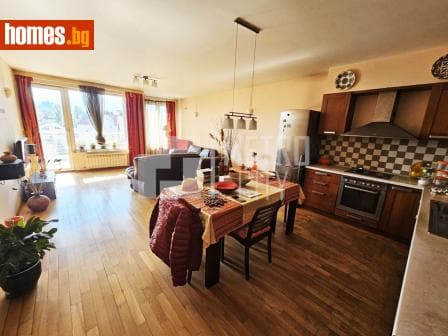 Тристаен, 127m²