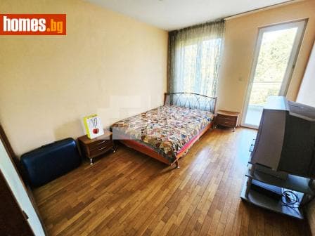 Тристаен, 127m²