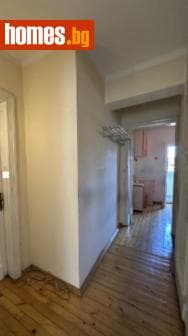 Тристаен, 92m²
