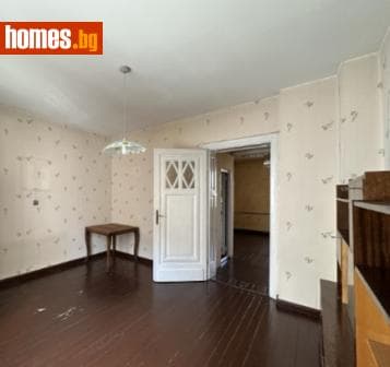 Тристаен, 92m²