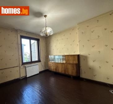 Тристаен, 92m²