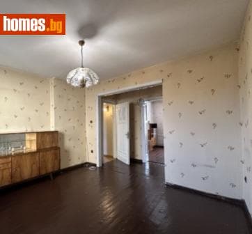 Тристаен, 92m²