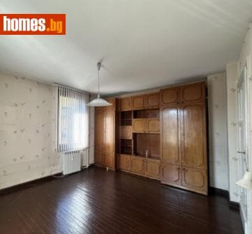 Тристаен, 92m²