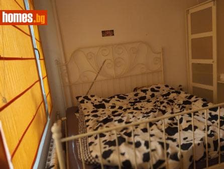 Тристаен, 60m²