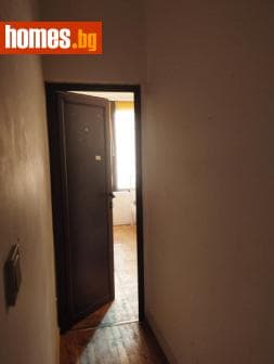 Тристаен, 60m²