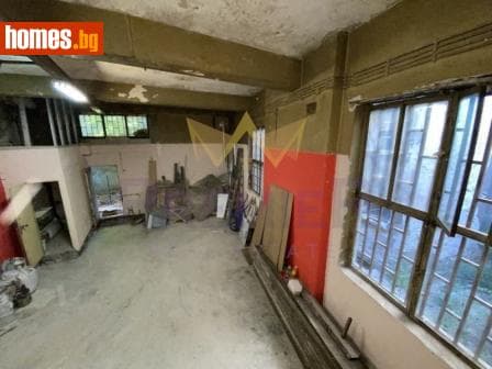 Тристаен, 92m²