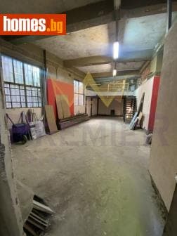 Тристаен, 92m²