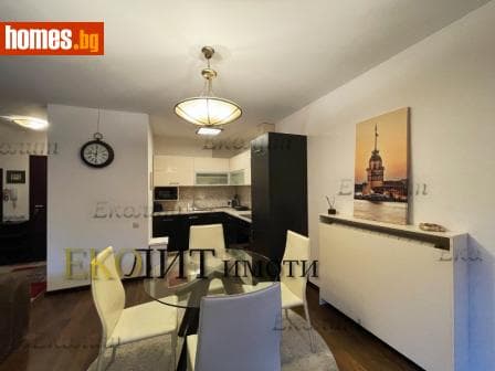 Тристаен, 128m²