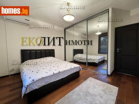 Тристаен, 128m²