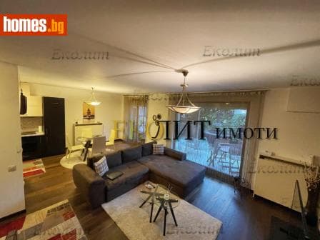 Тристаен, 128m²
