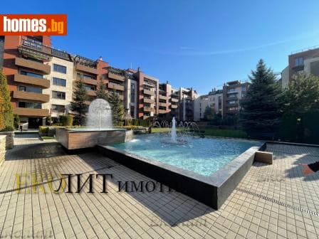 Тристаен, 128m²