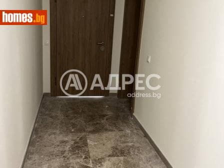 Тристаен, 96m²