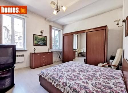 Тристаен, 117m²