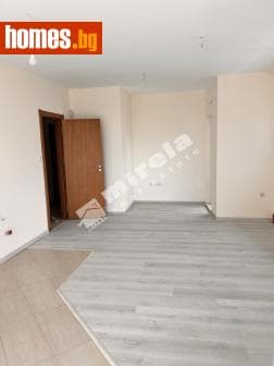 Тристаен, 126m²