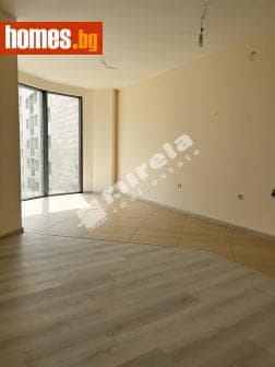 Тристаен, 126m²