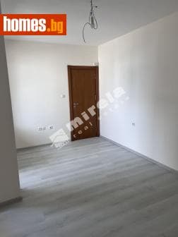Тристаен, 126m²