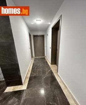 Тристаен, 127m²
