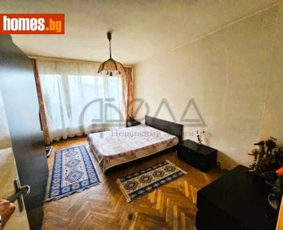 Тристаен, 104m²