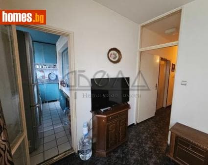Тристаен, 104m²