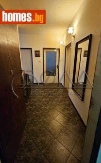 Тристаен, 104m²