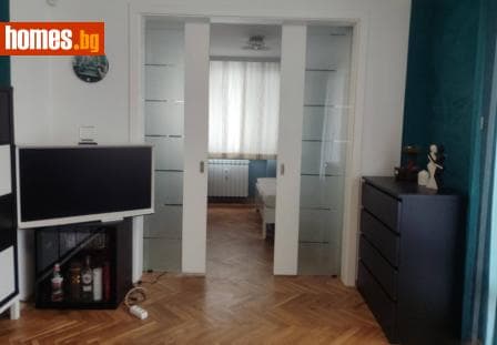 Тристаен, 78m²