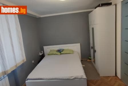 Тристаен, 78m²
