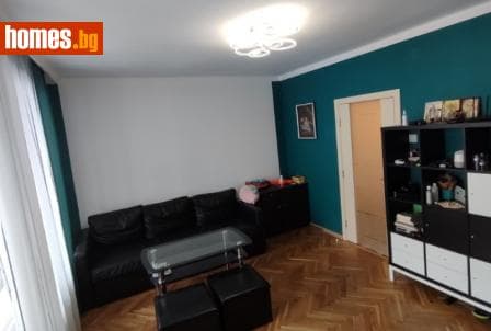 Тристаен, 78m²