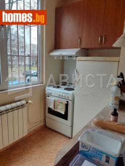 Тристаен, 84m²
