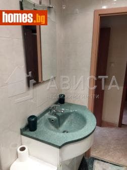 Тристаен, 84m²