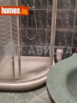 Тристаен, 84m²
