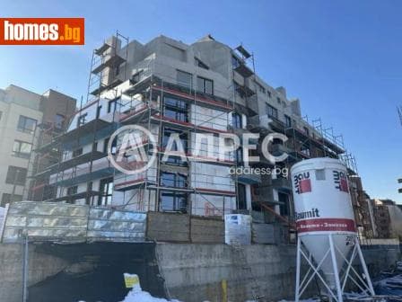 Тристаен, 90m²