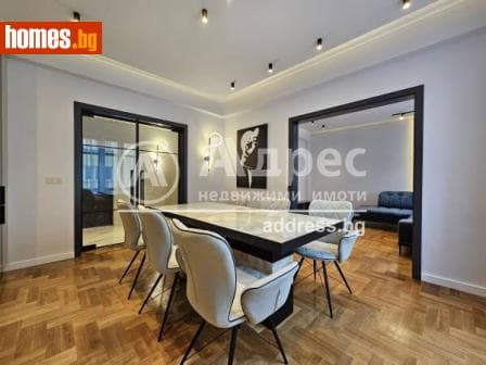 Тристаен, 80m²