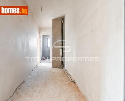 Тристаен, 120m²