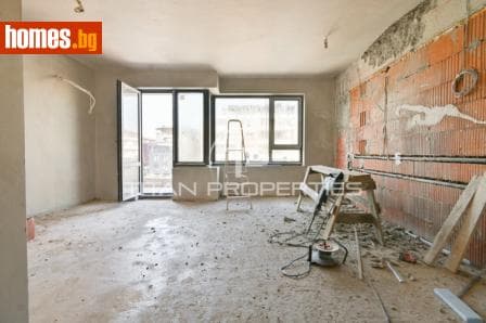 Тристаен, 120m²