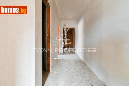 Тристаен, 120m²