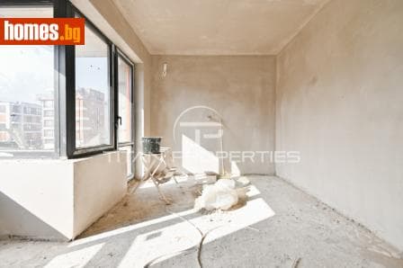 Тристаен, 120m²