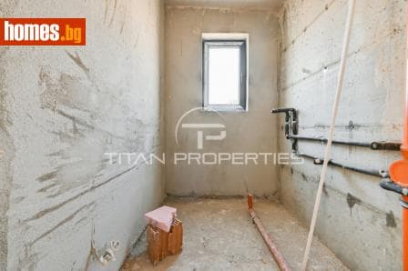 Тристаен, 120m²