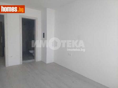 Тристаен, 94m²