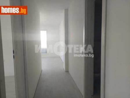 Тристаен, 94m²