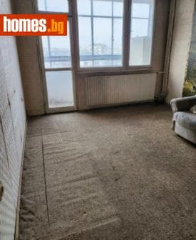 Тристаен, 90m²