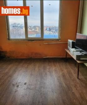 Тристаен, 90m²