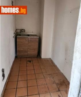 Тристаен, 90m²